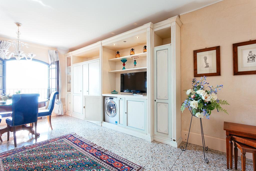 Deluxe Apartments Lagoon View Венеция Экстерьер фото